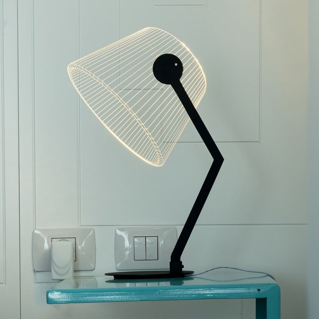 זיגי שחורה, מנורת שולחן באשליית תלת מימד | עיצוב ישראלי, סטודיו צ'חה